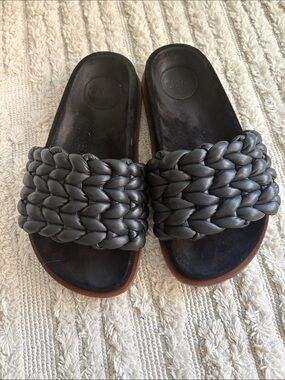 Chloe Kacey slides in black, 38